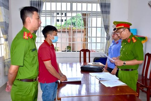 Khởi tố, bắt tạm giam nhiều đối tượng 'đường dây' tham ô tài sản