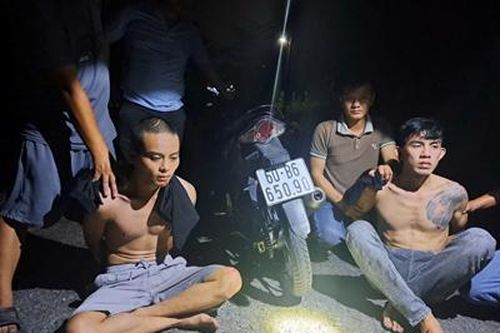 Bắt các đối tượng 'đột nhập từ nóc nhà' trộm cắp vàng, tiền ở Đồng Nai