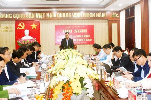 Chủ tịch MTTQ tỉnh Nghệ An Võ Thị Minh Sinh dự kiểm điểm Ban Thường vụ Huyện ủy Quỳnh Lưu