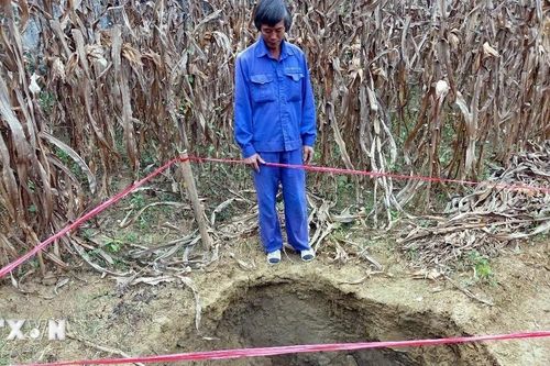 Thái Nguyên: Người dân lo lắng vì xuất hiện nhiều hố sụt lún cạnh khu dân cư