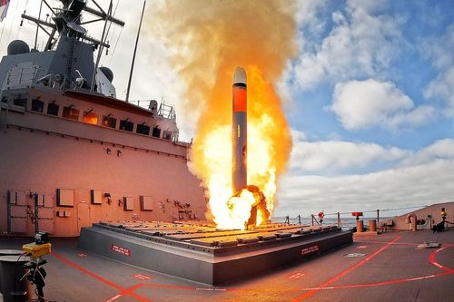 Hải quân Australia bắn thử thành công tên lửa Tomahawk