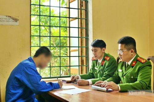 Tội phạm ngày càng trẻ hóa: Giọt nước mắt sau cánh cửa tạm giam