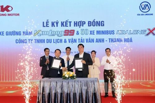 Ký kết, bàn giao hàng trăm xe giường nằm và xe minibus KIMLONG