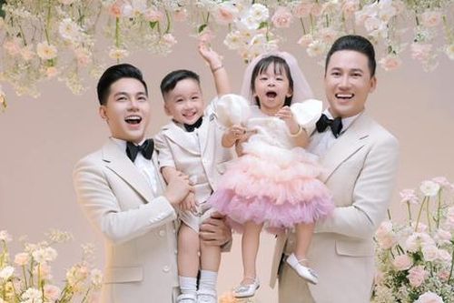 Hà Trí Quang và Thanh Đoàn mừng cặp song sinh tròn 2 tuổi