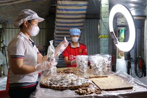 Doanh nghiệp Đồng Tháp tham gia 'đường đua' thương mại điện tử