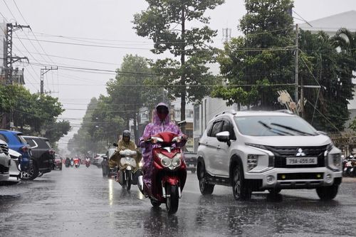 UBND TP. Nha Trang: Yêu cầu chủ động ứng phó với mưa lớn, lũ quét, sạt lở đất