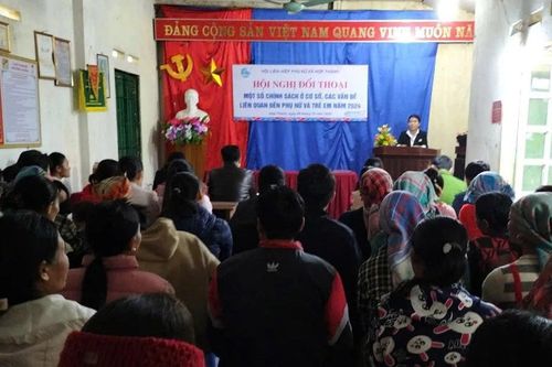 Đối thoại chính sách liên quan đến phụ nữ và trẻ em tại xã Hợp Thành