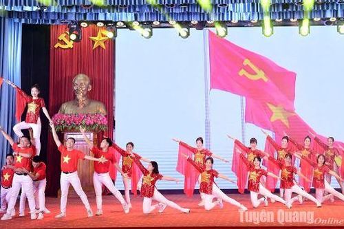 Xây dựng đời sống văn hóa trong công nhân lao động