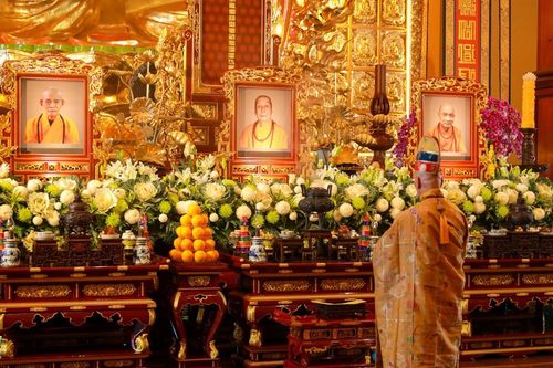 Nghi lễ Phật giáo Huế tưởng niệm chư vị Pháp chủ và thành viên Hội đồng chứng minh đã viên tịch