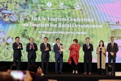 Quảng Nam: Trao chứng nhận 'Làng du lịch tốt nhất năm 2024' cho làng rau Trà Quế