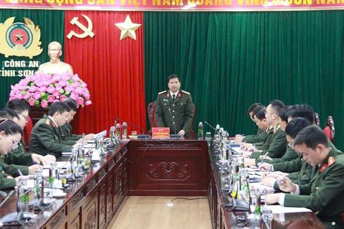 Giám đốc Công an tỉnh Sơn La làm việc với Phòng Tổ chức cán bộ; Phòng Hậu Cần