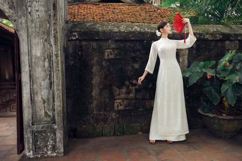 Gợi ý trang phục áo dài cho ngày Tết