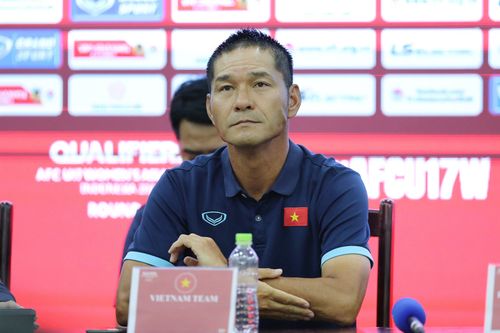 VFF bất ngờ chia tay HLV ngoại