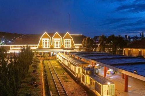 Thưởng thức âm nhạc miễn phí trên tàu cổ Đà Lạt