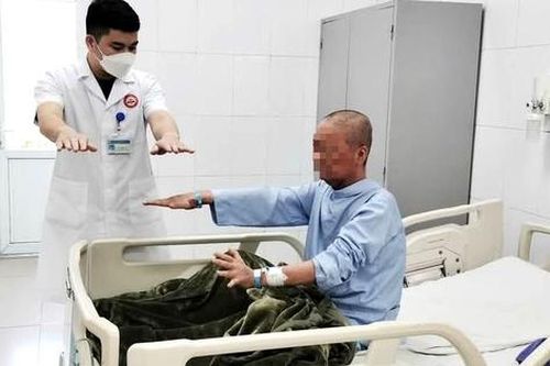 Giành giật sự sống cho bệnh nhân 40 tuổi bị viêm màng não nguy kịch