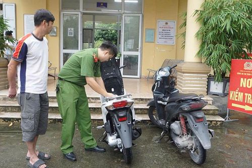Hàng loạt trường hợp không được đăng ký xe máy ở công an xã từ năm 2025