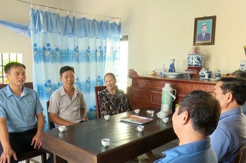 Những ngôi nhà ấm tình đoàn kết