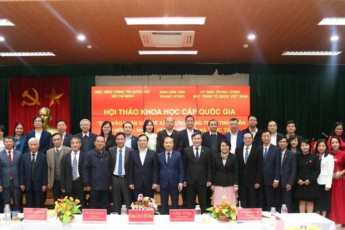 Làm rõ lý luận và thực tiễn chủ trương dựa vào nhân dân để xây dựng Đảng