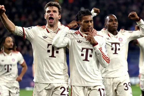 Bayern vùi dập Shakhtar Donetsk