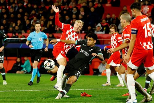 'Tội đồ' Van de Beek