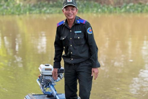 Người canh giữ Tràm Chim với hy vọng đàn sếu đầu đỏ trở về
