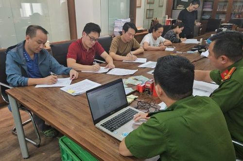 Công an Hà Nội triệt phá đường dây buôn lậu 'bóng cười' quy mô lớn