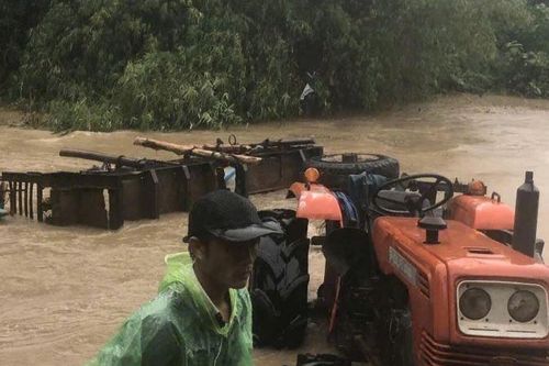 Phú Yên có mưa lớn, một người bị nước cuốn mất tích khi qua suối