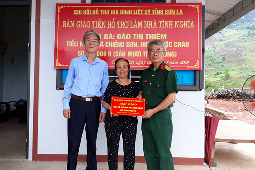 Vòng tay ấm của nghĩa tình đồng đội