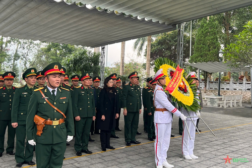 Đoàn công tác Quân ủy Trung ương, Bộ Quốc phòng hoạt động tri ân tại huyện Vị Xuyên, tỉnh Hà Giang