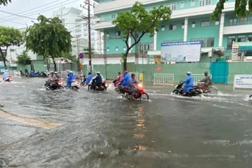 Cử tri kiến nghị thành phố sớm xử lý các vấn đề đô thị, dân sinh bức thiết