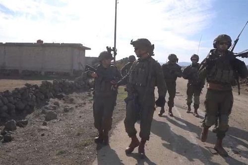 Israel tiến quân vào Syria