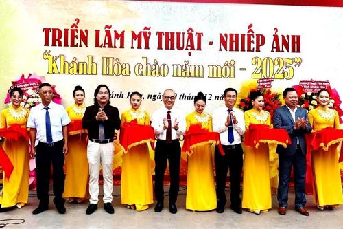 Khánh Hòa khai mạc triển lãm Chào năm mới 2025