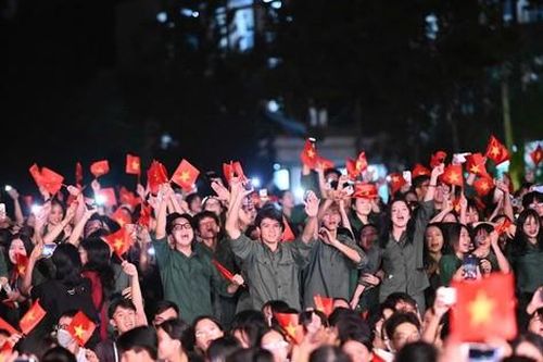 Sinh viên ĐHQG TP. HCM hòa mình trong nền nhạc cách mạng