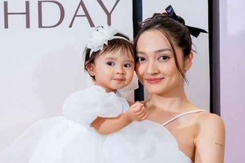 Sự cố 'trượt tay' khoe con của Bảo Anh gây bất ngờ năm 2024