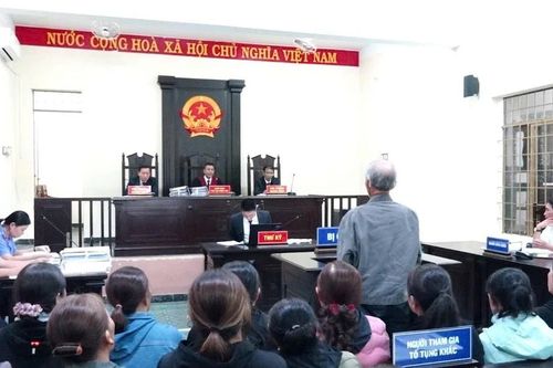 Giúp con trốn nghĩa vụ quân sự: Bài học đắt giá