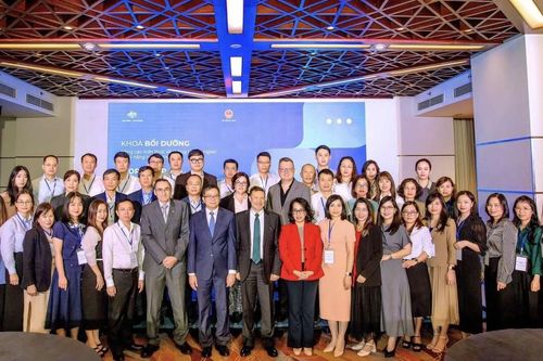 Bồi dưỡng nâng cao kiến thức về thông tin đối ngoại và kỹ năng truyền thông trong kỷ nguyên mới