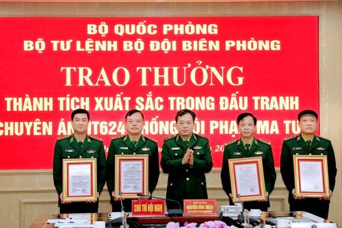 Trao thưởng lực lượng tham gia đấu tranh thành công chuyên án HT624