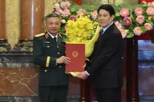 Thăng quân hàm Thượng tướng với Phó Chủ nhiệm Tổng cục Chính trị QĐND Lê Quang Minh