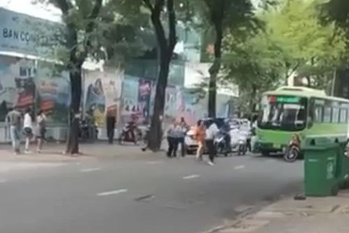 Xác định được tài xế, phụ xe buýt ẩu đả với người giao hàng ở TPHCM