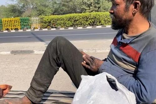 'Người ăn xin giàu nhất thế giới' làm việc 12 tiếng/ngày, tài sản hơn 22 tỷ đồng