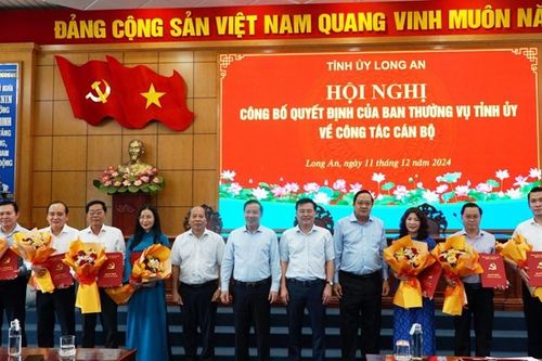 Tỉnh ủy Long An công bố các Quyết định về công tác cán bộ