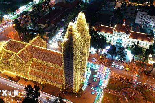 Không khí Giáng sinh tràn ngập Thành phố Hồ Chí Minh