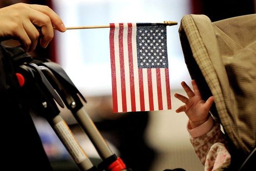Thách thức của ông Trump khi muốn chấm dứt quyền công dân theo nơi sinh tại Mỹ