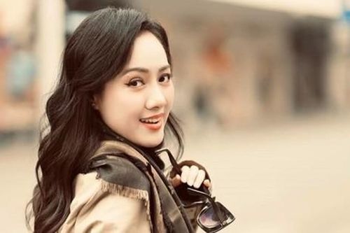 BTV Hoài Anh 'khoe' diện mạo mới với cả cây đồ hiệu
