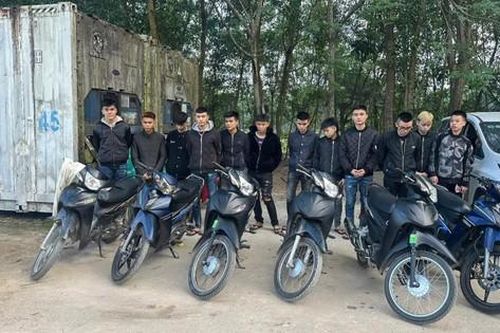 Xử lý 12 thanh, thiếu niên gây náo loạn khi đi đón bạn ra tù
