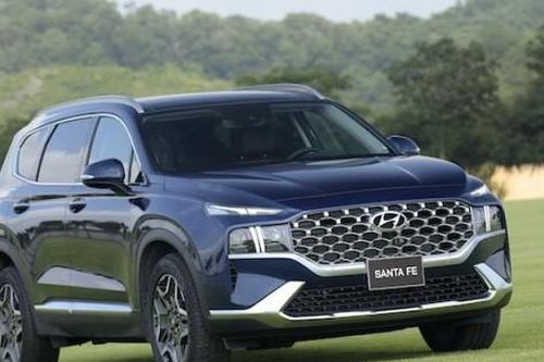 Hyundai Santa Fe máy dầu bỗng dưng 'sốt': 9 người 10 ý