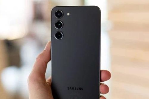 Galaxy S23 Plus hạ giá 10 triệu đồng tháng 12, có trang bị ngang cơ iPhone 16 Pro Max nhưng rẻ hơn