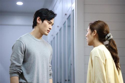 Những người chồng không đưa tiền cho vợ giữ sẽ nghĩ gì? Đây là suy nghĩ thật của 5 người đàn ông