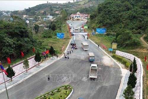Cơ hội mới thúc đẩy phát triển hạ tầng thương mại biên giới Việt Nam - Lào