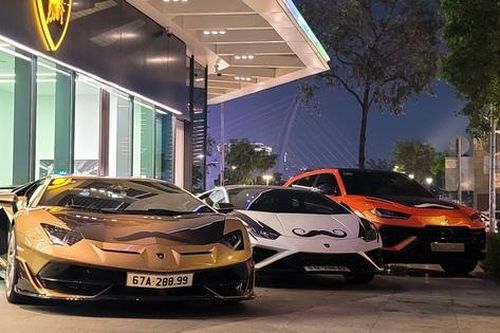Dàn siêu xe Lamborghini trăm tỷ đồng quy tụ tại Việt Nam